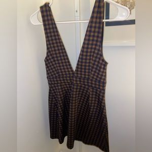 gingham dress
looks really cute with a tight white t-shirt layered underneath